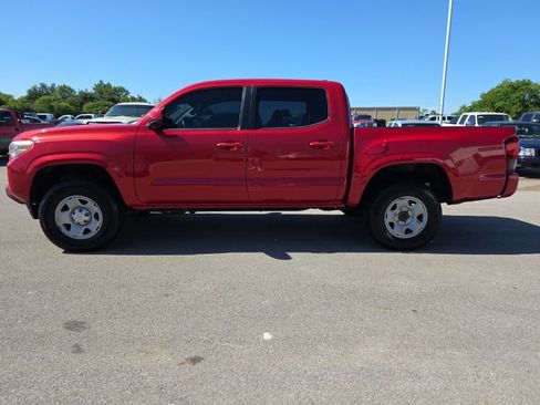 Used 2018 Toyota Tacoma SR w/ SR Convenience Package AWD/4WD image 8