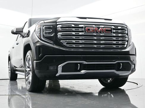 Used 2025 GMC Sierra 1500 Denali w/ Denali Reserve Package AWD/4WD image 42