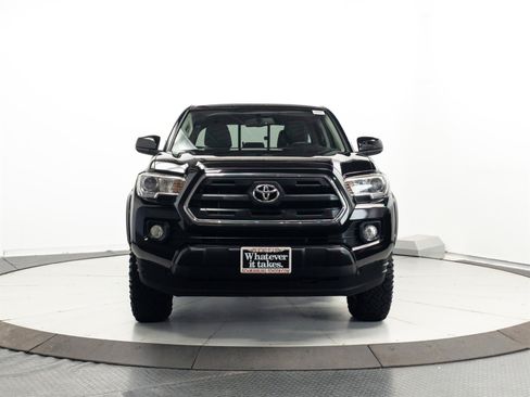 Used 2016 Toyota Tacoma SR5 w/ Exterior Package AWD/4WD image 2