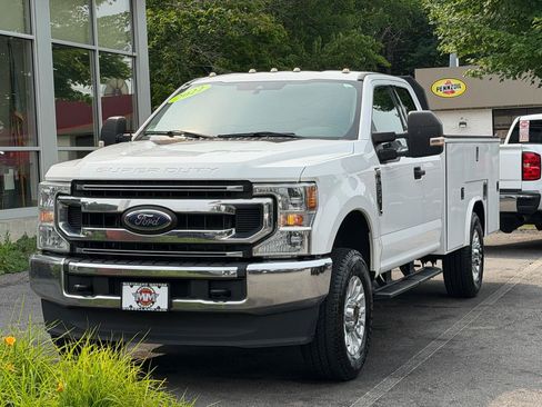 Used 2022 Ford F350 XLT w/ XLT Value Package AWD/4WD image 2