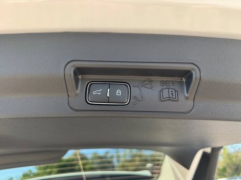 New 2026 Ford Explorer Active RWD image 28