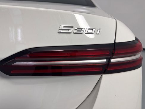 New 2026 BMW 530i xDrive w/ M Sport Package AWD/4WD image 8