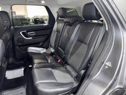 Used 2016 Land Rover Discovery Sport SE image 13