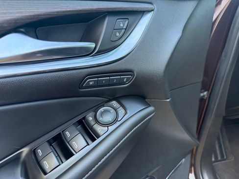 Used 2023 Buick Enclave Avenir FWD image 10