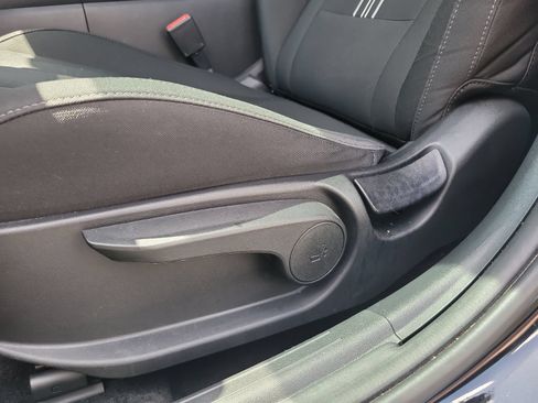 Used 2022 Hyundai Elantra SEL FWD image 15
