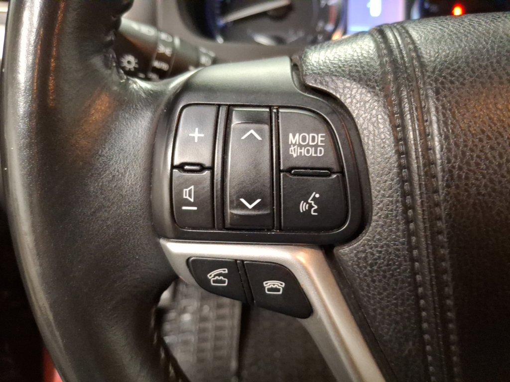 Used 2014 Toyota Highlander Plus AWD/4WD image 20