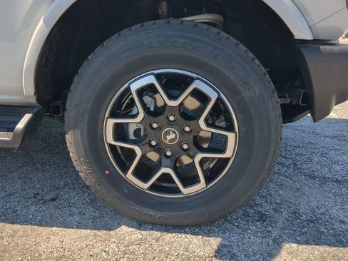 New 2026 Ford Bronco Outer Banks image 9