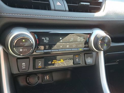 Used 2025 Toyota RAV4 XLE w/ Convenience Package AWD/4WD image 19