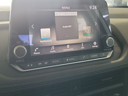 Used 2025 Nissan Rogue S FWD image 23