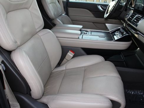 Certified 2023 Lincoln Navigator Reserve AWD/4WD image 24