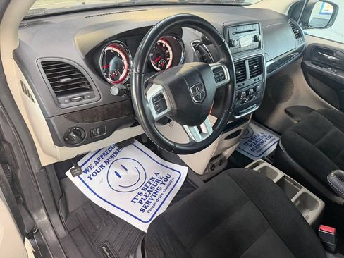 Used 2016 Dodge Grand Caravan SE w/ Quick Order Package 29E SE FWD image 14