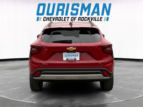 New 2026 Chevrolet Trax LT w/ Sunroof Package image 5