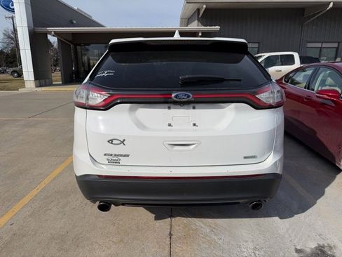 Used 2016 Ford Edge SE image 3