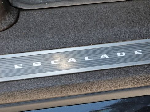 Used 2022 Cadillac Escalade ESV Sport w/ Touring Package image 17