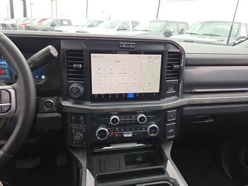 Used 2025 Ford F250 Lariat w/ Lariat Ultimate Package AWD/4WD image 16