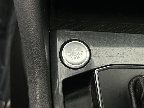 Used 2021 Volkswagen Tiguan SE w/ Panoramic Sunroof Package FWD image 45
