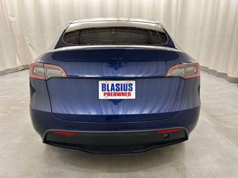 Used 2023 Tesla Model Y Long Range AWD/4WD image 31