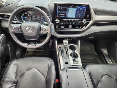Used 2021 Toyota Highlander Platinum AWD/4WD image 12