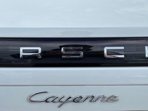Certified 2021 Porsche Cayenne AWD/4WD image 12