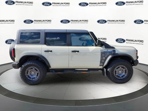 Certified 2022 Ford Bronco Everglades AWD/4WD image 6