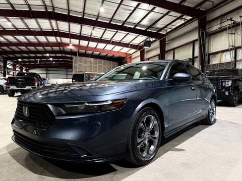 Used 2023 Honda Accord EX image 9