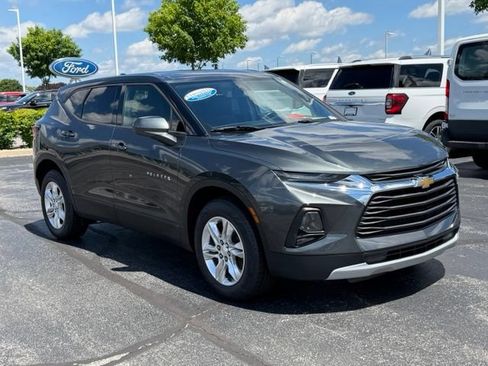 Used 2019 Chevrolet Blazer LT FWD image 2