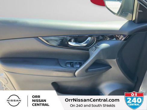Used 2021 Nissan Rogue Sport SV FWD image 16