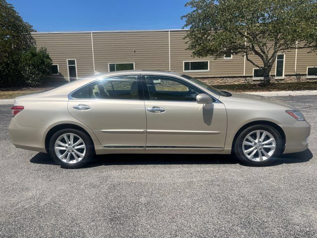 Used 2011 Lexus ES 350 FWD image 2