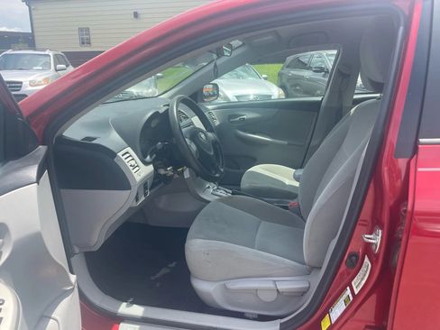 Used 2012 Toyota Corolla LE image 2