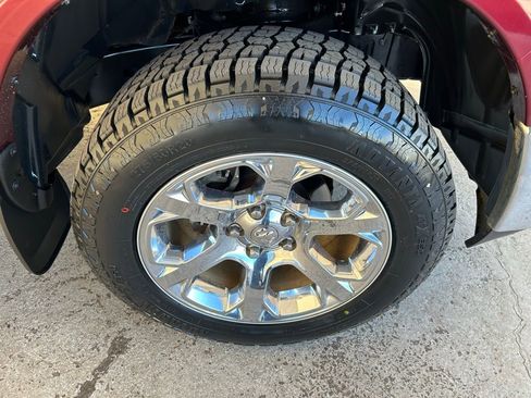 Used 2017 RAM 1500 Laramie w/ Convenience Group image 13