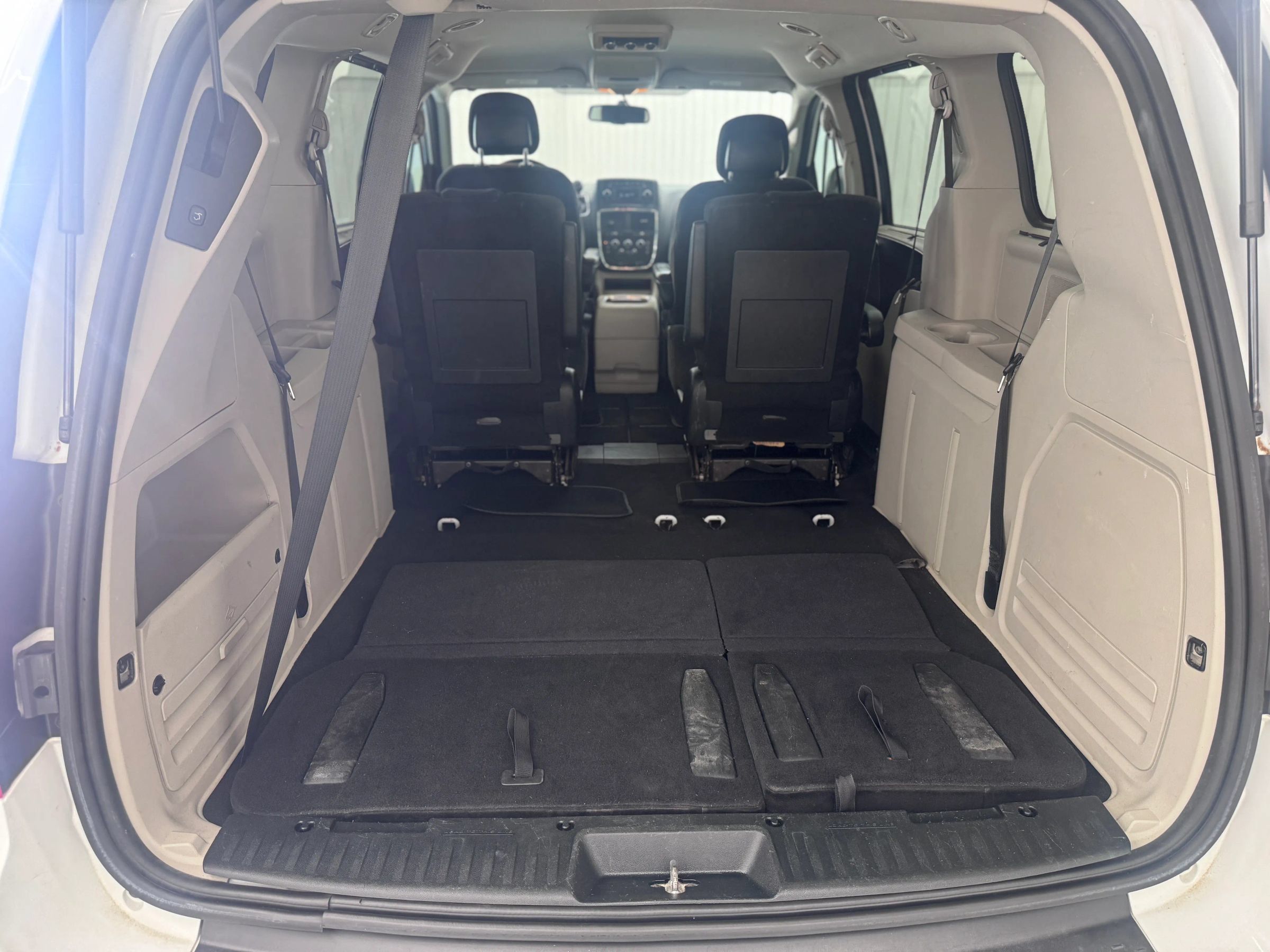 Used 2013 Dodge Grand Caravan SXT w/ UConnect Hands-Free Group FWD image 14