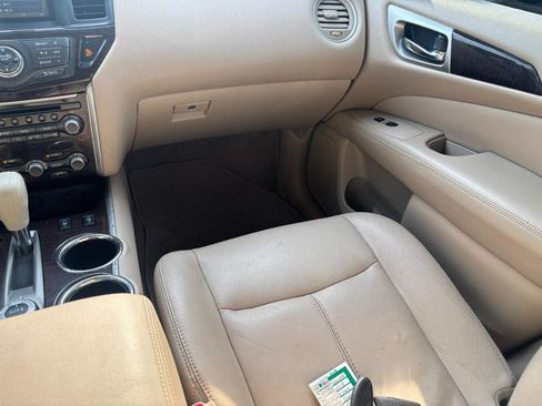 Used 2013 Nissan Pathfinder SL AWD/4WD image 17