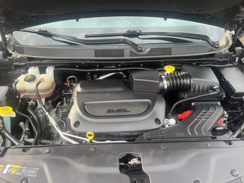 Used 2022 Chrysler Pacifica Touring-L FWD image 14