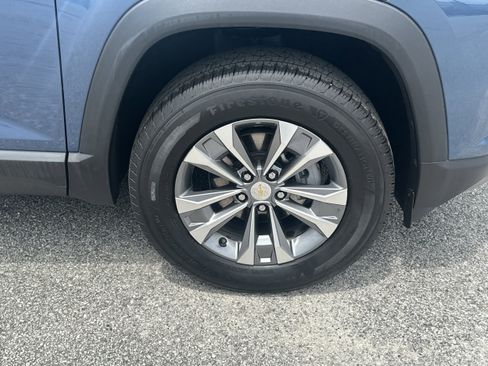 Used 2025 Chevrolet Equinox LT FWD image 12