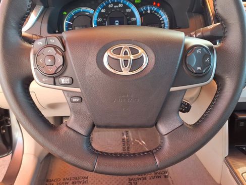 Used 2012 Toyota Camry XLE w/ Leather Pkg FWD image 19