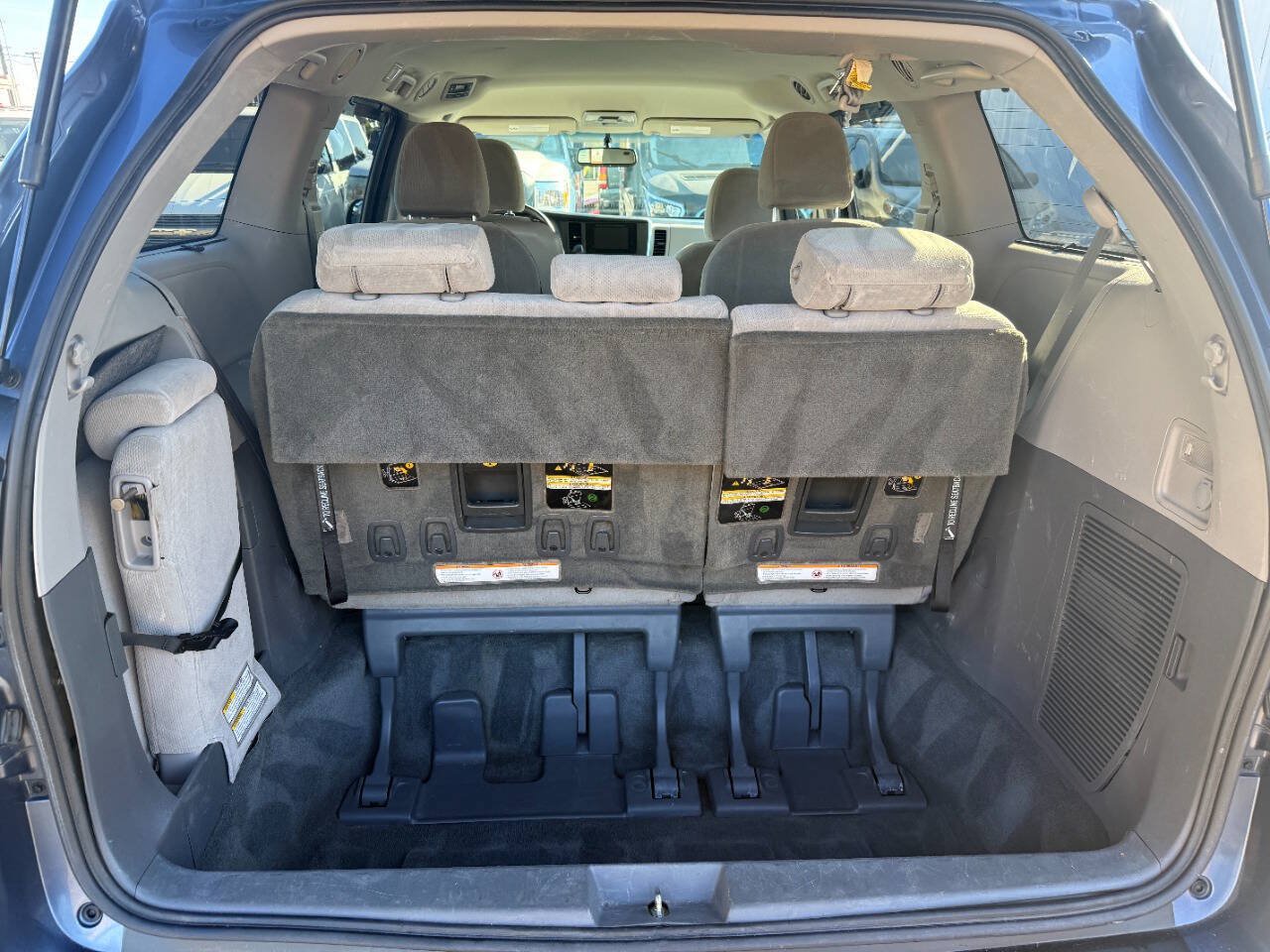 Used 2015 Toyota Sienna LE FWD image 8