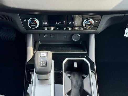 New 2026 Mitsubishi Outlander LE FWD image 22