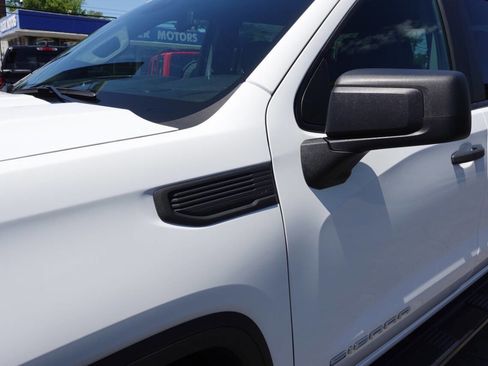 Used 2023 GMC Sierra 1500 Pro w/ Graphite Edition AWD/4WD image 8