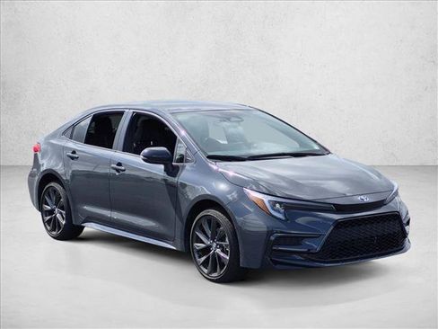 Used 2024 Toyota Corolla SE FWD image 3