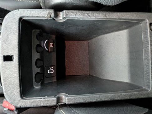 Used 2016 Jeep Cherokee Limited image 19