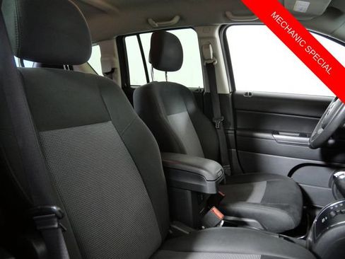 Used 2013 Jeep Compass Latitude AWD/4WD image 12