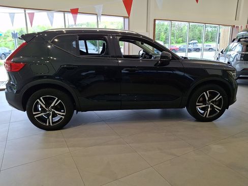 Certified 2023 Volvo XC40 B5 Core w/ Convenience Package AWD/4WD image 7