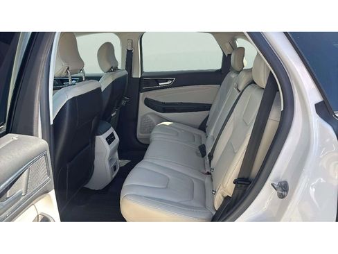 Used 2017 Ford Edge Titanium image 11
