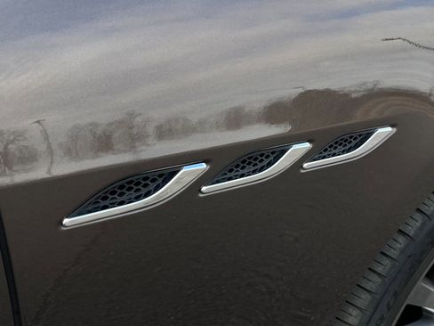 Used 2018 Maserati Ghibli GranLusso image 54