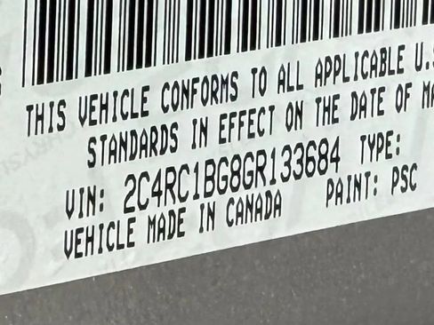 Used 2016 Chrysler Town & Country Touring image 19