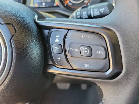 Used 2026 Jeep Wrangler Unlimited Rubicon AWD/4WD image 21