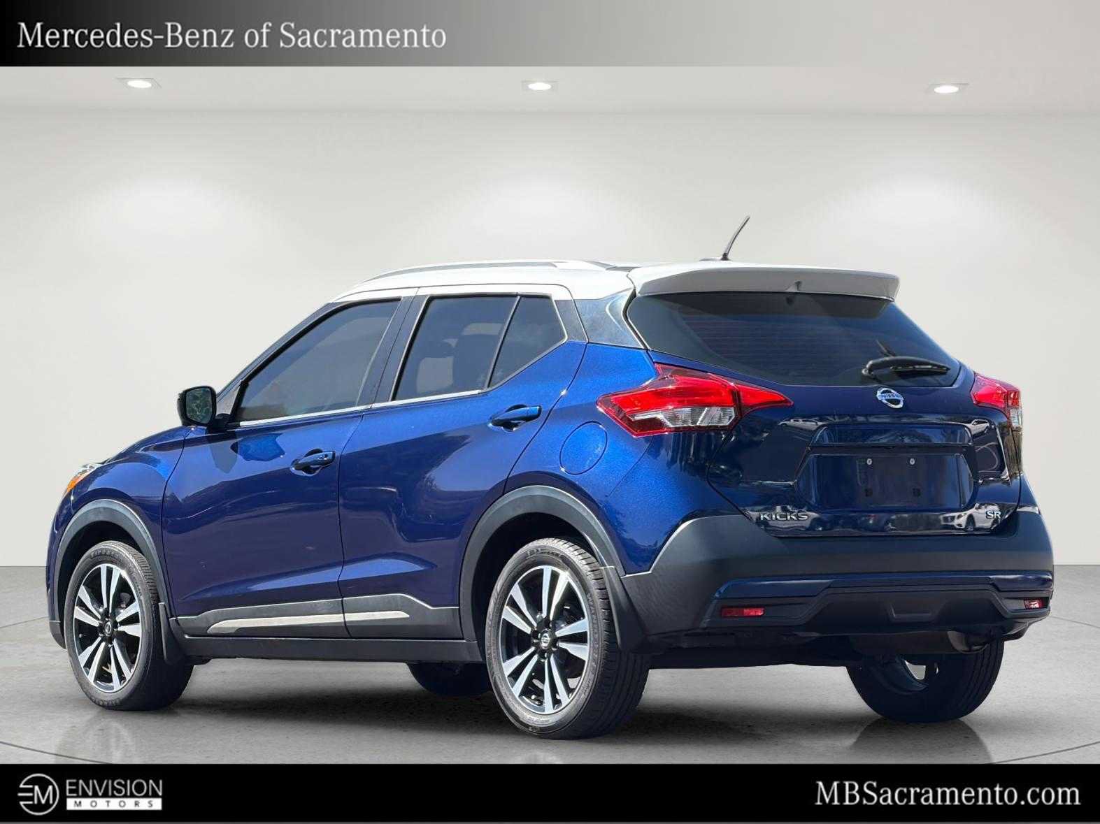 Used 2019 Nissan Kicks SR w/ SR Premium Package FWD image 3