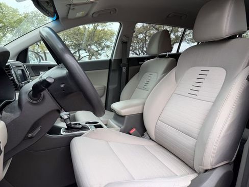 Used 2017 Kia Sportage LX w/ LX Popular Package image 7