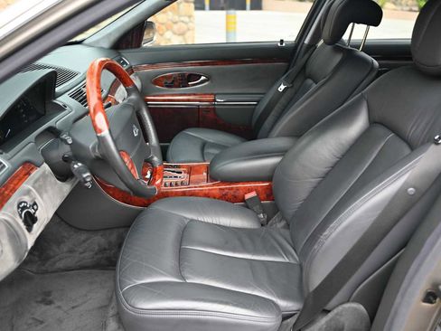 Used 2005 Maybach 57 RWD image 13