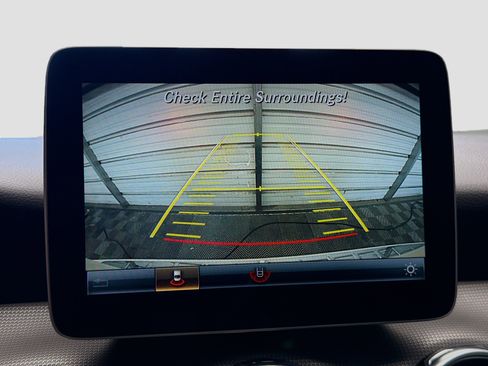 Used 2018 Mercedes-Benz GLA 250 image 16